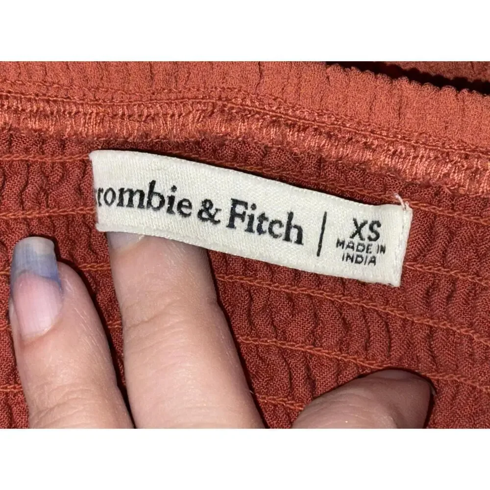 NEW Abercrombie & Fitch Red Smocked Bodice Puff Sleeve Short Sleeve Blouse Sz XS